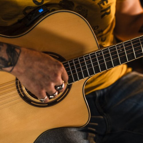 Washburn AG70CE Apprentice Series Grand Auditorium Cutaway Acoustic Electric Guitar