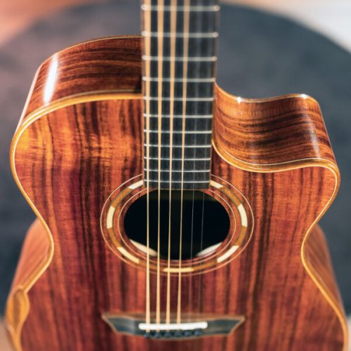 Washburn G55CE Comfort Deluxe 55 Series Grand Auditorium Cutaway Acoustic Electric Guitar. Koa
