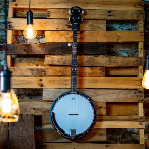 Washburn B8 Pack Americana Series (5 String) Banjo Pack. Natural