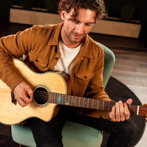 Washburn Allure SC56S Bella Tono Studio Cutaway Acoustic Electric Guitar. Gloss Natural