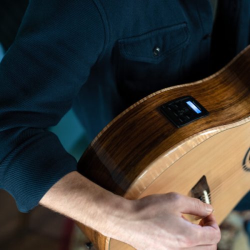 Washburn BTSC40SCE Bella Tono Suprema Acoustic-Electric Guitar. Natural Glossy