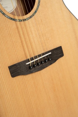 Cort L60NAT Luce Series L60 Orchestra Acoustic Guitar. Natural Gloss