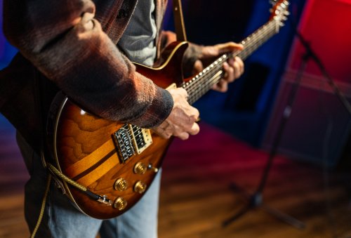 Washburn H10TS Wing Series Hawk Electric Guitar w/Gigbag. Tobacco Sunburst