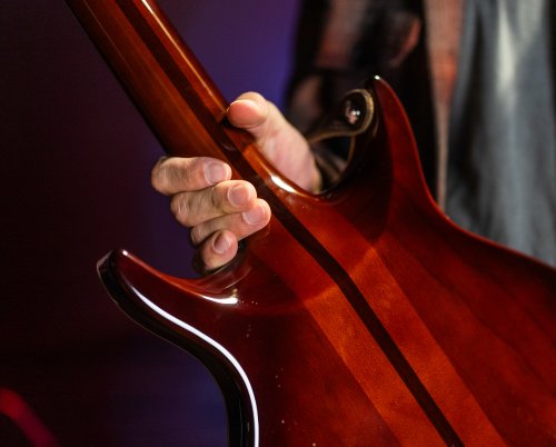 Washburn H10TS Wing Series Hawk Electric Guitar w/Gigbag. Tobacco Sunburst