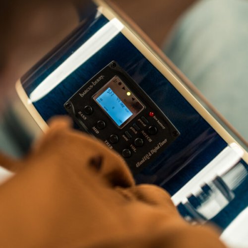 Washburn EA15 Festival Series Mini Jumbo Cutaway Acoustic Electric Guitar. Flame Transparent Blue