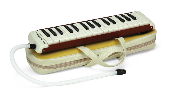 Suzuki S-32C Soprano Melodeon w/ Case